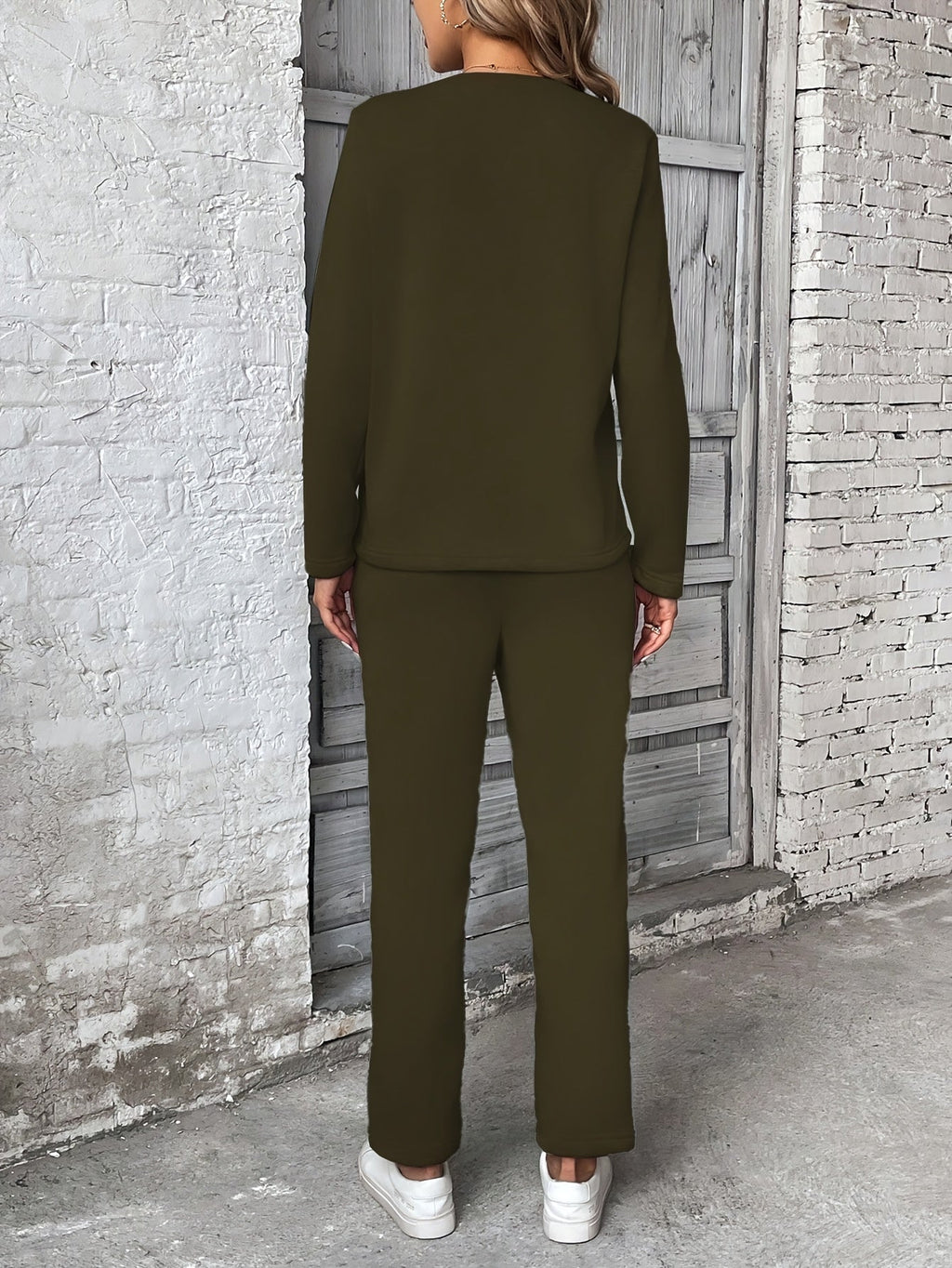 Conjunto con cordón ajustable